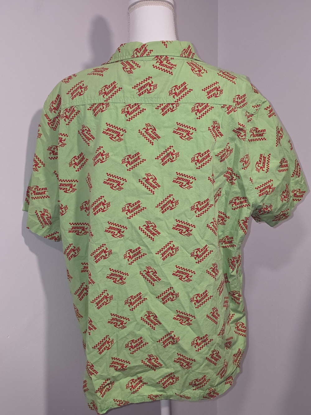 Disney Toy Story Pizza Plant Lime Green Short-Sleeve Button-Up Shirt Men Size XL - Picture 5 of 9